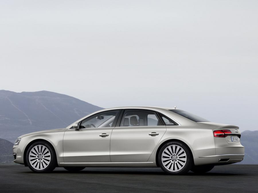  Audi A8L W12 Quattro (D4) 2013 года  (WW) (фото 18 из 24)
